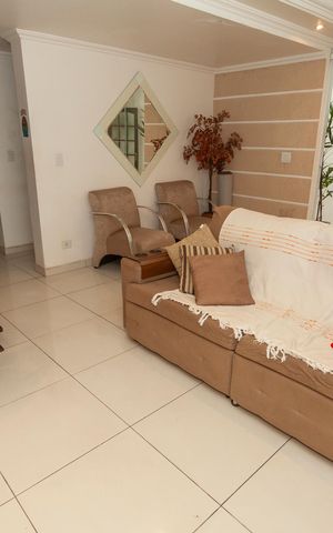 Casa para alugar com 150m², 3 quartos e 2 vagasSala