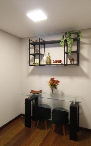 Casa à venda com 340m², 4 quartos e 4 vagasEscritório