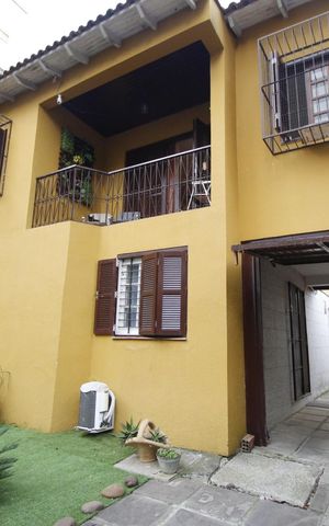 Casa à venda com 340m², 4 quartos e 4 vagasFachada