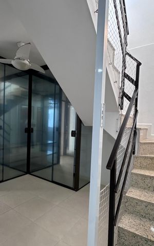 Apartamento à venda com 177m², 3 quartos e 4 vagas Apartamento à venda com 177m², 3 quartos e 4 vagasHall