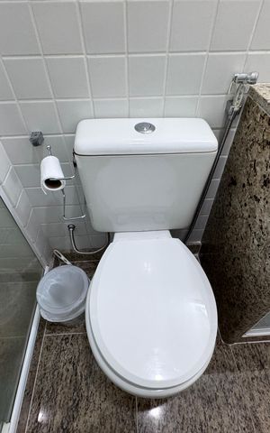 Apartamento à venda com 177m², 3 quartos e 4 vagas Apartamento à venda com 177m², 3 quartos e 4 vagasBanheiro da Suíte 2
