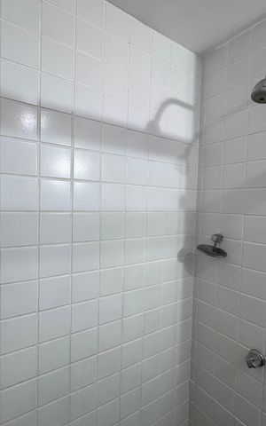 Apartamento à venda com 177m², 3 quartos e 4 vagas Apartamento à venda com 177m², 3 quartos e 4 vagasBanheiro da Suíte 2