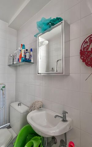 Apartamento à venda com 177m², 3 quartos e 4 vagas Apartamento à venda com 177m², 3 quartos e 4 vagasBanheiro de Serviço