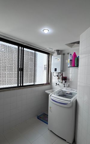 Apartamento à venda com 177m², 3 quartos e 4 vagas Apartamento à venda com 177m², 3 quartos e 4 vagasÁrea de Serviço