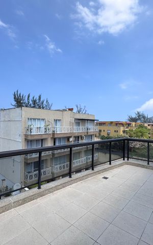Apartamento à venda com 177m², 3 quartos e 4 vagas Apartamento à venda com 177m², 3 quartos e 4 vagasVaranda