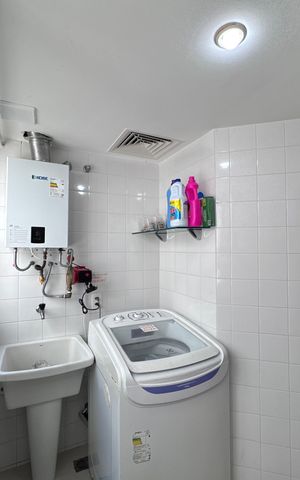 Apartamento à venda com 177m², 3 quartos e 4 vagas Apartamento à venda com 177m², 3 quartos e 4 vagasÁrea de Serviço
