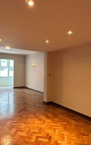 Apartamento para alugar com 150m², 3 quartos e 1 vaga Apartamento para alugar com 150m², 3 quartos e 1 vagaSala