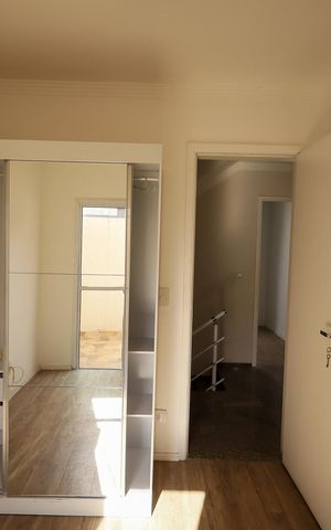 Casa de condomínio à venda com 120m², 3 quartos e 3 vagas Casa de condomínio à venda com 120m², 3 quartos e 3 vagasQuarto 3