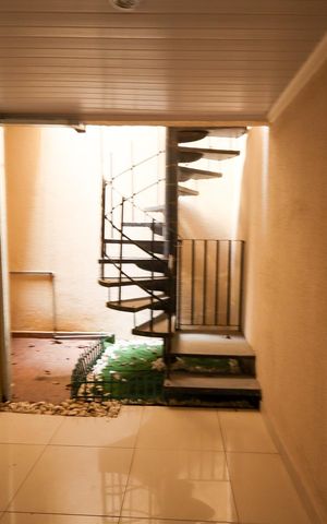 Casa de condomínio à venda com 120m², 3 quartos e 3 vagas Casa de condomínio à venda com 120m², 3 quartos e 3 vagasÁrea acesso garagem
