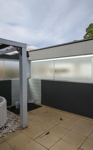 Casa de condomínio à venda com 120m², 3 quartos e 3 vagas Casa de condomínio à venda com 120m², 3 quartos e 3 vagasBanheira de hidromassagem