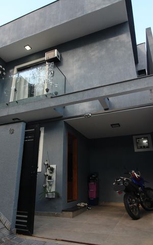 Casa de condomínio à venda com 150m², 3 quartos e 1 vagaFachada
