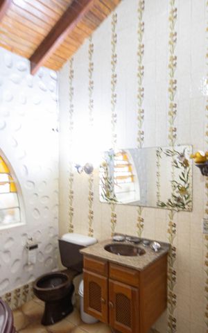 Casa de condomínio para alugar com 438m², 3 quartos e 8 vagas Casa de condomínio para alugar com 438m², 3 quartos e 8 vagasBanheiro 2