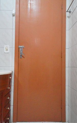 Casa à venda com 184m², 4 quartos e 2 vagasBanheiro 1