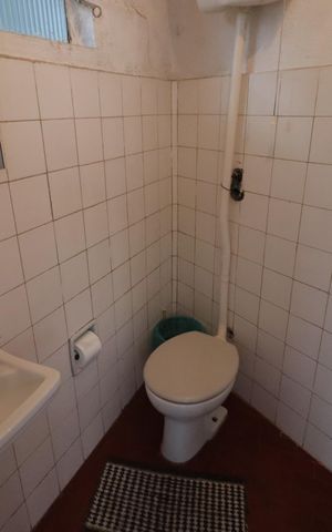 Casa à venda com 150m², 2 quartos e 2 vagasBanheiro de Serviço