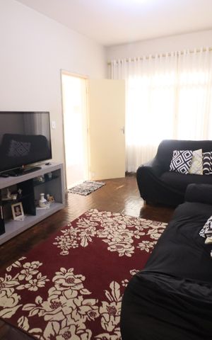Casa à venda com 150m², 2 quartos e 2 vagasSala