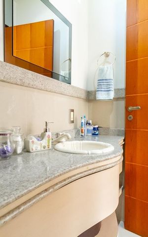 Casa à venda com 287m², 3 quartos e 3 vagasBanheiro Social