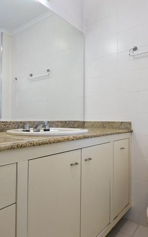 Apartamento para alugar com 205m², 3 quartos e 3 vagasBanheiro Suíte 2