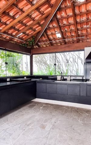Apartamento à venda com 205m², 3 quartos e 3 vagas Apartamento à venda com 205m², 3 quartos e 3 vagasÁrea comum - Churrasqueira