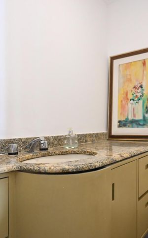 Apartamento para alugar com 205m², 3 quartos e 3 vagasLavabo