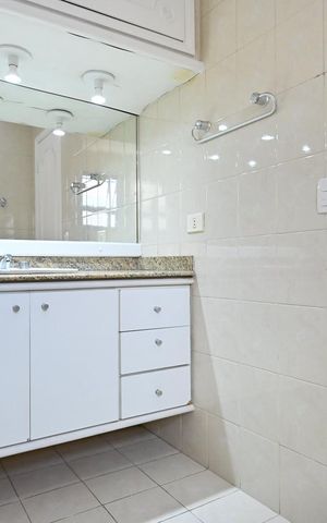 Apartamento para alugar com 205m², 3 quartos e 3 vagasBanheiro Suíte 1