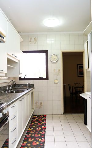 Apartamento à venda com 205m², 3 quartos e 3 vagas Apartamento à venda com 205m², 3 quartos e 3 vagasCozinha