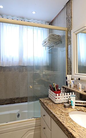 Apartamento à venda com 200m², 4 quartos e 3 vagasBanheiro da Suíte 1