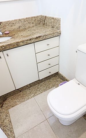 Apartamento à venda com 200m², 4 quartos e 3 vagasBanheiro da Suíte 2