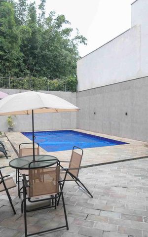 Casa para alugar com 450m², 4 quartos e 8 vagas Casa para alugar com 450m², 4 quartos e 8 vagasPiscina