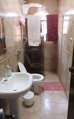 Casa à venda com 161m², 3 quartos e 2 vagasBanheiro 2