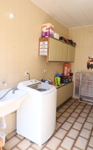 Casa à venda com 161m², 3 quartos e 2 vagasÁrea de Serviço