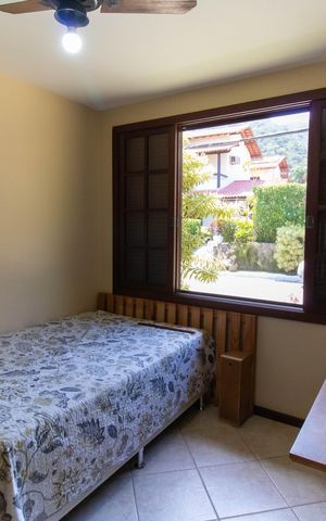 Casa de condomínio à venda com 350m², 5 quartos e 5 vagas Casa de condomínio à venda com 350m², 5 quartos e 5 vagasSuíte 2