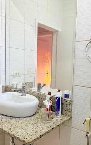 Casa à venda com 100m², 2 quartos e 1 vaga Casa à venda com 100m², 2 quartos e 1 vagaBanheiro social 2