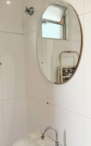 Casa à venda com 100m², 2 quartos e 1 vaga Casa à venda com 100m², 2 quartos e 1 vagaBanheiro social