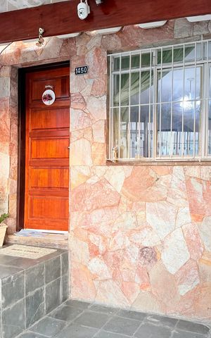 Casa à venda com 100m², 2 quartos e 1 vaga Casa à venda com 100m², 2 quartos e 1 vagaGaragem
