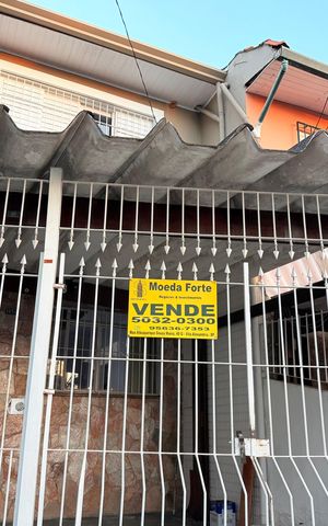 Casa à venda com 100m², 2 quartos e 1 vaga Casa à venda com 100m², 2 quartos e 1 vagaFachada