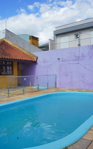 Casa à venda com 260m², 3 quartos e 4 vagasPiscina 
