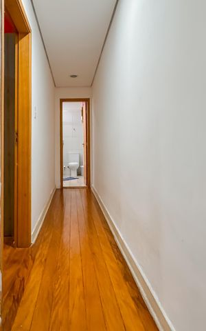Casa à venda com 79m², 2 quartos e sem vaga Casa à venda com 79m², 2 quartos e sem vagaCorredor