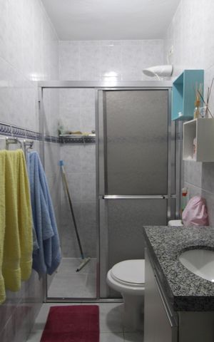 Casa à venda com 90m², 2 quartos e 2 vagasBanheiro Social