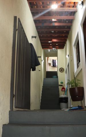 Casa para alugar com 125m², 2 quartos e 2 vagasEscada