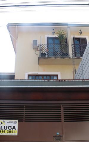 Casa para alugar com 125m², 2 quartos e 2 vagasFachada