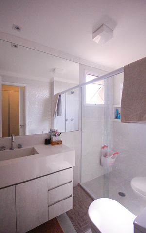 Apartamento à venda com 96m², 2 quartos e 2 vagas Apartamento à venda com 96m², 2 quartos e 2 vagasBanheiro da Suite