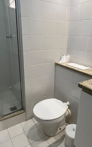 Apartamento à venda com 80m², 3 quartos e 2 vagas Apartamento à venda com 80m², 3 quartos e 2 vagasBanheiro da Suíte