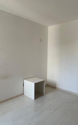 Apartamento à venda com 80m², 3 quartos e 2 vagas Apartamento à venda com 80m², 3 quartos e 2 vagasSuíte