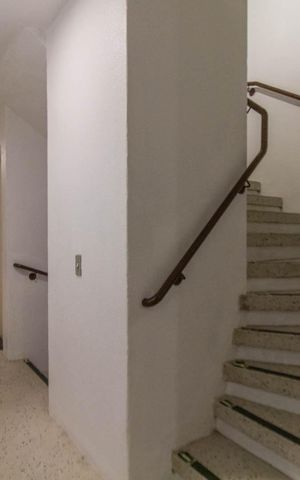 Apartamento à venda com 48m², 1 quarto e sem vagaEscadas