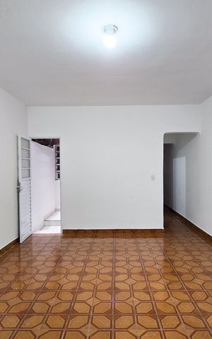 Casa para alugar com 100m², 2 quartos e sem vaga Casa para alugar com 100m², 2 quartos e sem vagaSala