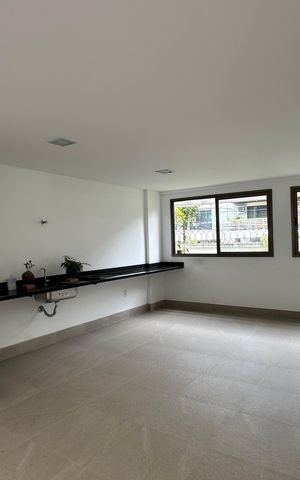 Apartamento à venda com 155m², 4 quartos e 3 vagas Apartamento à venda com 155m², 4 quartos e 3 vagasÁrea comum - Salão de festas