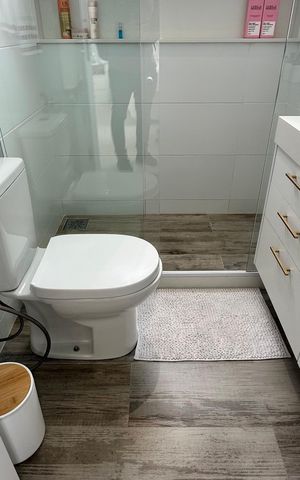 Apartamento à venda com 155m², 4 quartos e 3 vagas Apartamento à venda com 155m², 4 quartos e 3 vagasBanheiro da Suíte 2