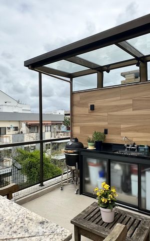 Apartamento à venda com 155m², 4 quartos e 3 vagas Apartamento à venda com 155m², 4 quartos e 3 vagasVaranda