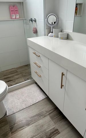 Apartamento à venda com 155m², 4 quartos e 3 vagas Apartamento à venda com 155m², 4 quartos e 3 vagasBanheiro da Suíte 2