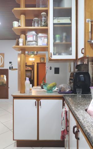 Casa à venda com 231m², 5 quartos e 2 vagasCozinha